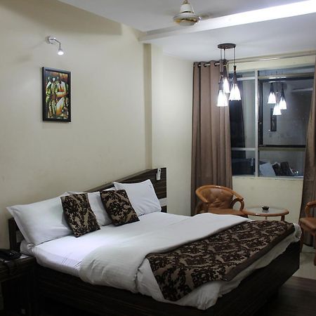 Hotel Swayam 贾巴尔普尔 外观 照片