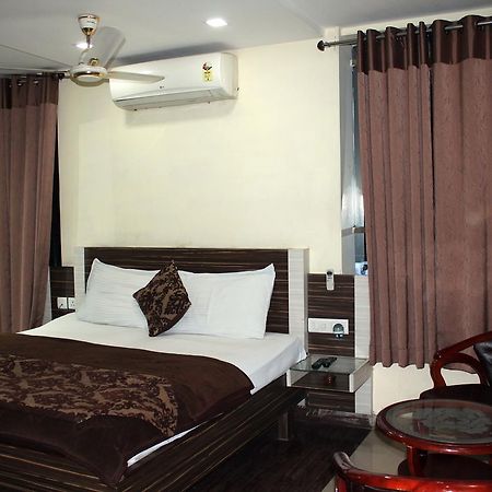 Hotel Swayam 贾巴尔普尔 外观 照片