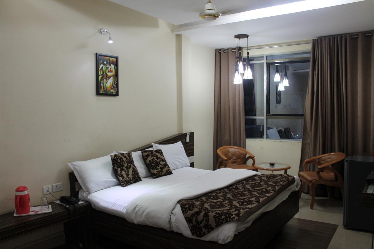 Hotel Swayam 贾巴尔普尔 外观 照片