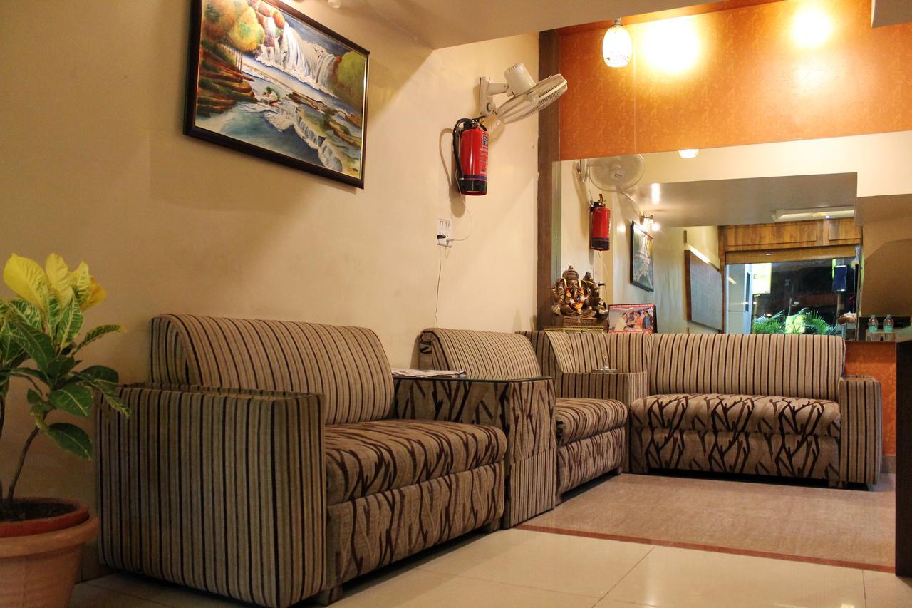 Hotel Swayam 贾巴尔普尔 外观 照片