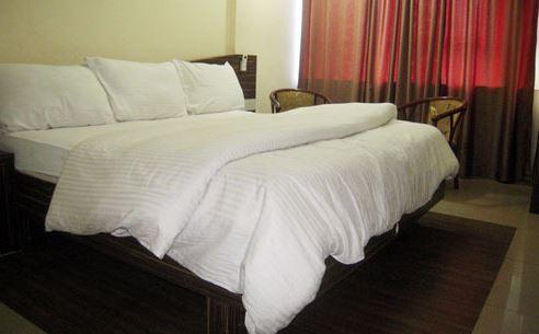 Hotel Swayam 贾巴尔普尔 外观 照片