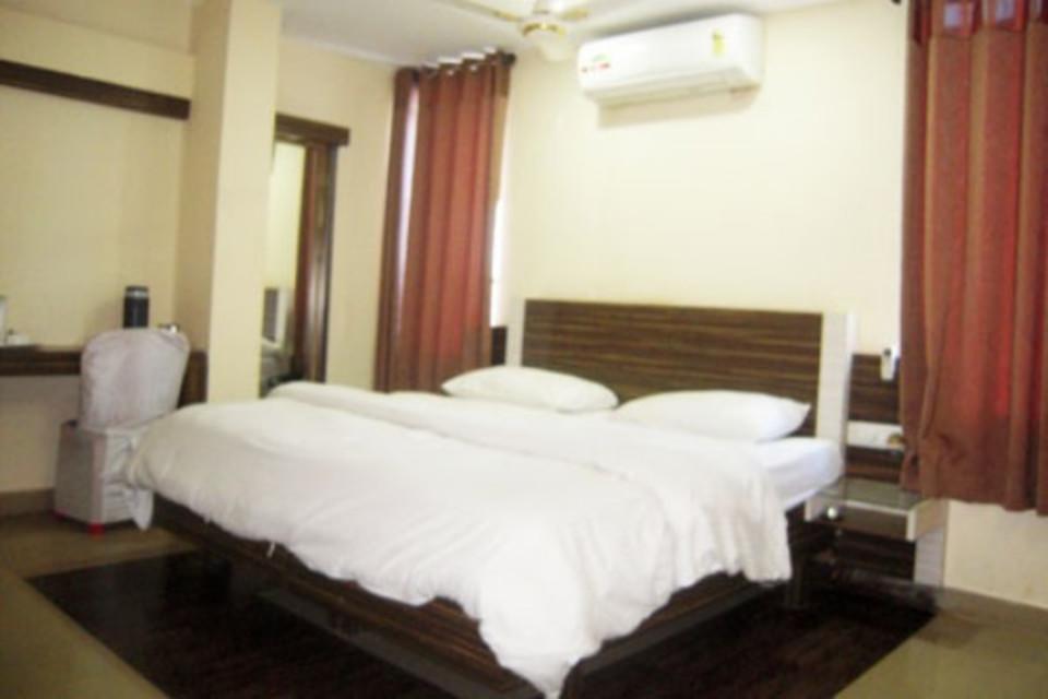 Hotel Swayam 贾巴尔普尔 客房 照片